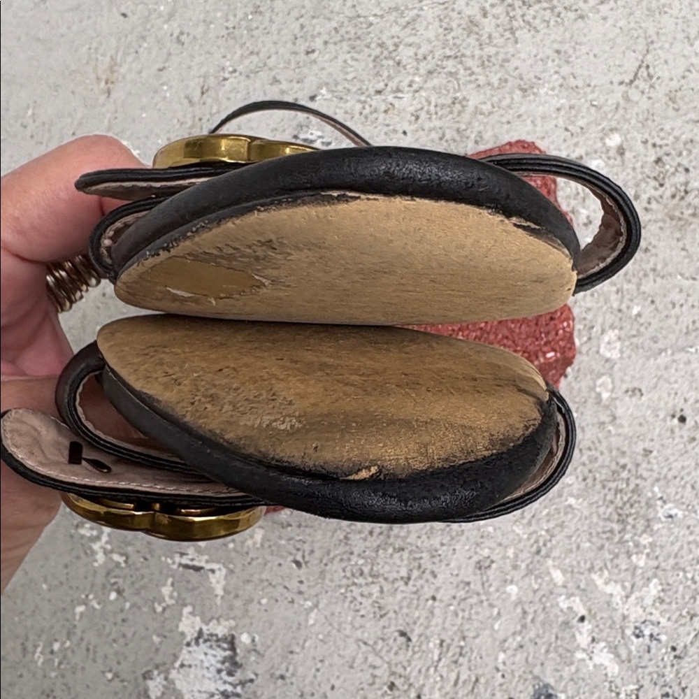 Gucci double G flat leather sandals - Picture 9 of 9